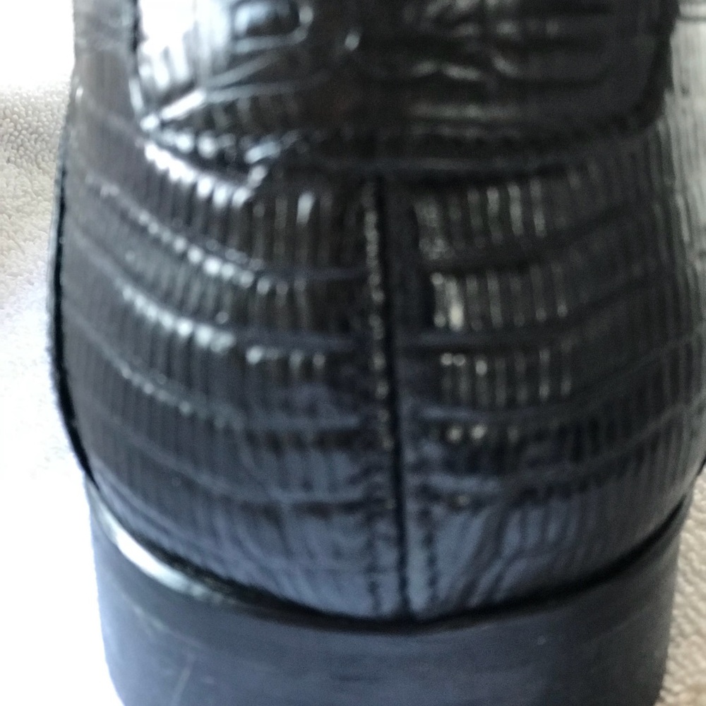 Dolce Gabbana dress shoes. - Picture 2 of 7